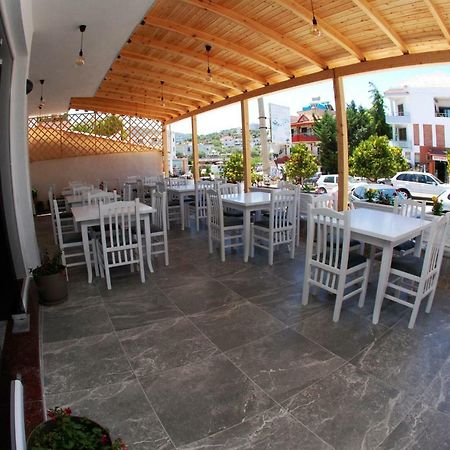 Piazza Hotel Jakova Ксамил Экстерьер фото