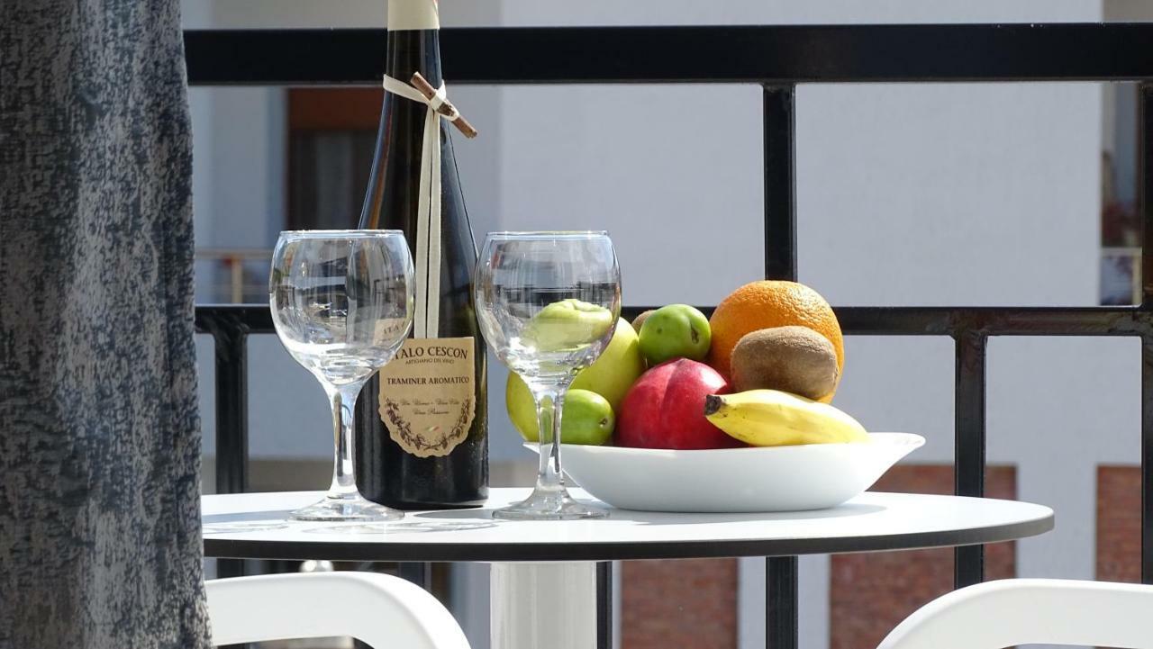 Piazza Hotel Jakova Ксамил Экстерьер фото